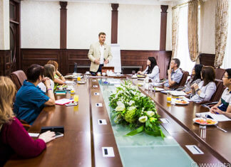 Бишкек. Бизнес-Завтрак с Латанским картинка